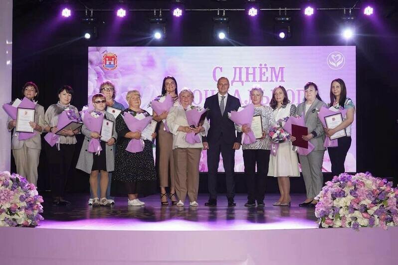 «Это профессия доброты»: Беспрозванных поздравил соцработников с предстоящим праздником - Новости Калининграда | Фото: Алексей Беспрозванных 