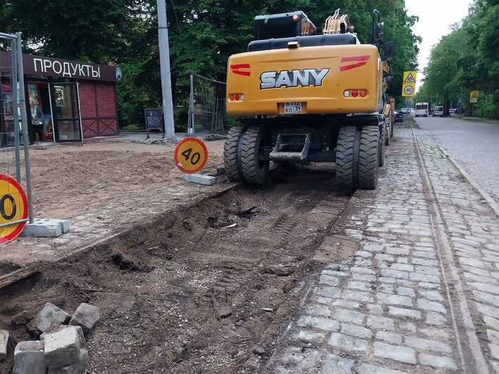 На проспекте Победы продолжается демонтаж рельсов (фоторепортаж) - Новости Калининграда | Фото Михаила Лаврукайтиса