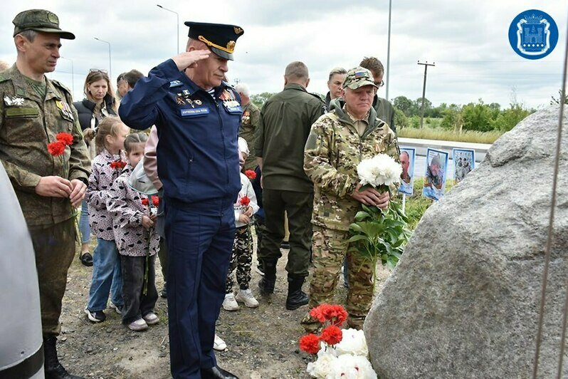 В Голубево открыли памятный знак в честь участников СВО - Новости Калининграда | Фото: правительство Калининградской области