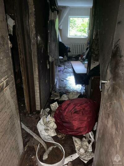 «Спасены две женщины»: на Окской из-за короткого замыкания сгорела квартира (фото)   - Новости Калининграда | Фото: ГУ МЧС по Калининградской области