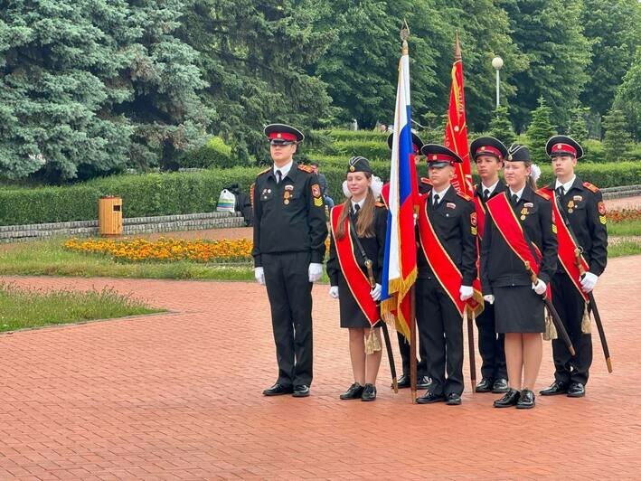 В Калининграде прошла торжественная церемония прощания со Знаменем кадетского корпуса - Новости Калининграда | Фото: СК