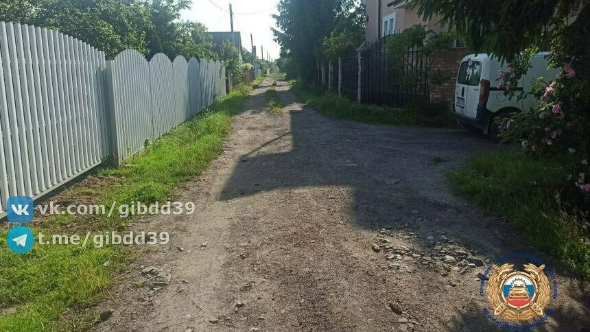 В Нивенском в СНТ на грунтовке 76-летний водитель сбил пожилую женщину и скрылся с места ДТП   - Новости Калининграда | Фото: Госавтоинспекция Калининградской области