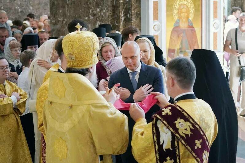 Алексей Беспрозванных вручил Святейшему Патриарху Московскому и всея Руси Кириллу орден «За заслуги перед Калининградской областью» (фото;видео) - Новости Калининграда | Фото: Алексей Беспрозванных 