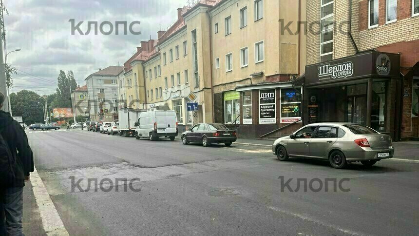 Нет, не забыли: в мэрии Калининграда прокомментировали, почему не заасфальтирован кусок дороги после ремонта на Озерова - Новости Калининграда | Фото: «Клопс»