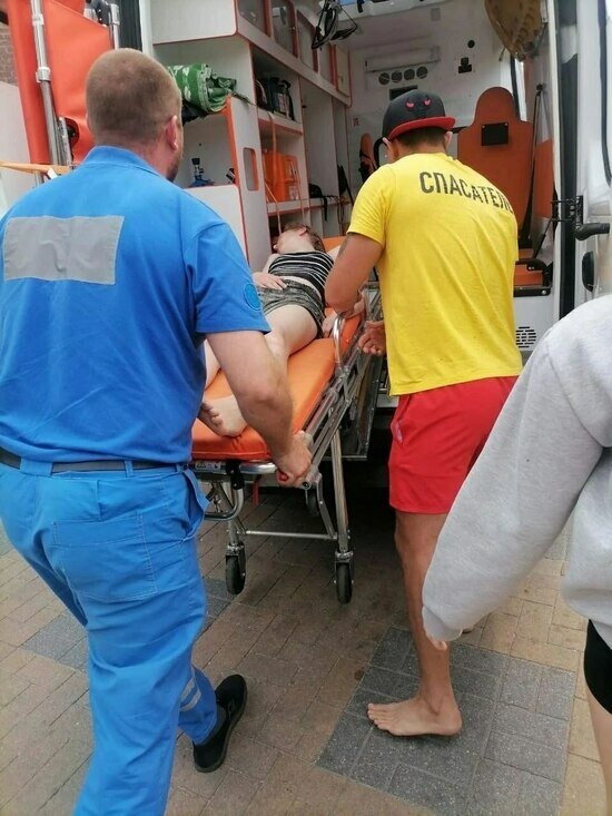 В Зеленоградске три 14-летних девочки выпили и пошли купаться, одна начала тонуть - Новости Калининграда | Фото: телеграм-канал газеты «Волна»