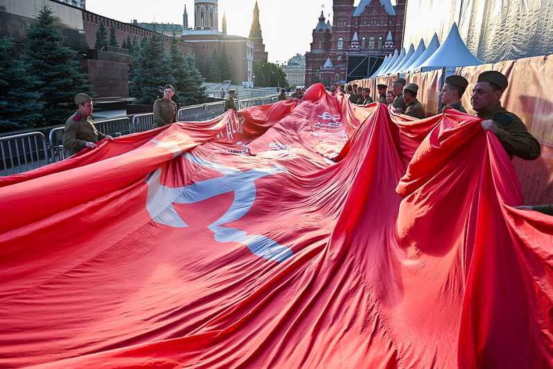 Тысячи свечей: в Калининграде и Москве почтили память павших в Великой Отечественной войне | Фото: Александр Мелехов