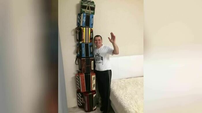 «Музыкальная ёлка» Николая Петровича в 2020-м | Фото: архив Николая Бызова