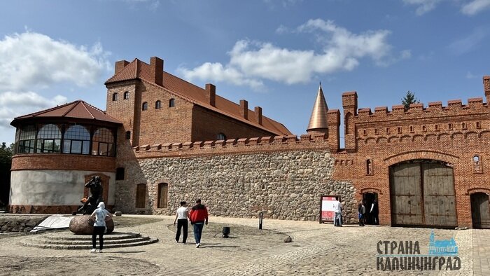 Замок Нойхаузен в Гурьевске открылся после реконструкции в июне | Фото: Оксана Сазонова