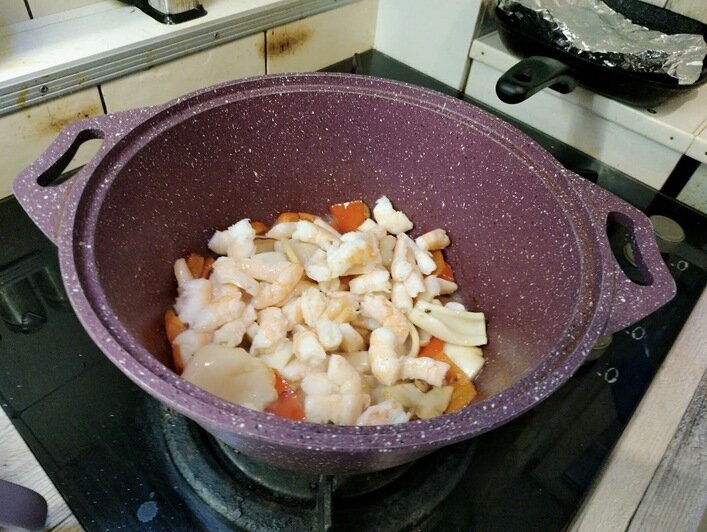 Мелосо — значит «медовый»: готовим рис с морепродуктами и печём вишнёвый пирог вместе с «Клопс»   - Новости Калининграда | Фото: «Клопс»