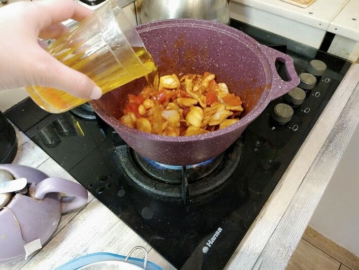 Мелосо — значит «медовый»: готовим рис с морепродуктами и печём вишнёвый пирог вместе с «Клопс»   - Новости Калининграда | Фото: «Клопс»