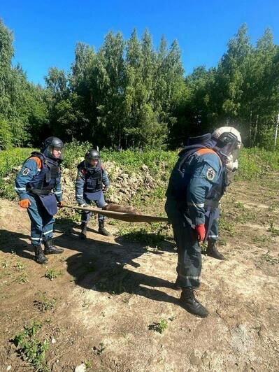 На Северном обходе Калининграда обнаружили неразорвавшуюся авиабомбу (фото, видео)   - Новости Калининграда | Фото: ГУ МЧС России по Калининградской области