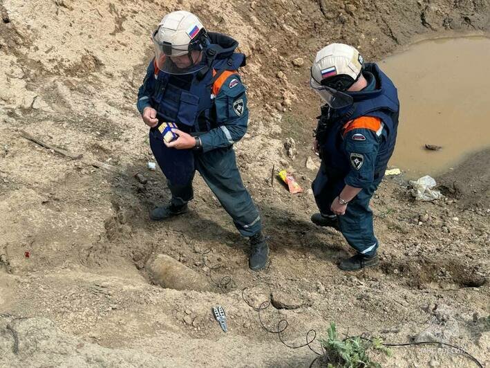 На Северном обходе Калининграда обнаружили неразорвавшуюся авиабомбу (фото, видео)   - Новости Калининграда | Фото: ГУ МЧС России по Калининградской области