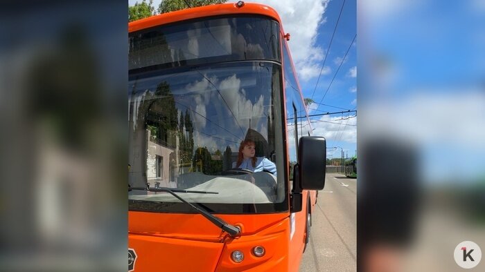 Лиза и её автобус: как 22-летняя калининградка научилась смотреть на пять минут вперёд (фото) - Новости Калининграда | Фото: «Клопс»