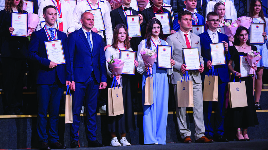 Выпускники-2025 побили сразу три рекорда по ЕГЭ: читайте в «Стране Калининград» - Новости Калининграда | Фото: Александр Мелехов