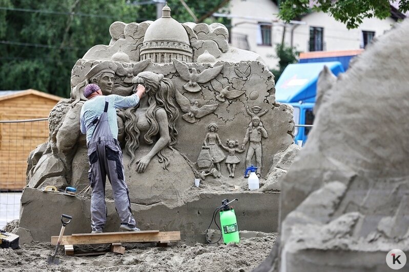 В Светлогорске готовятся к открытию фестиваля песочных скульптур (фоторепортаж) - Новости Калининграда | Фото: Александр Подгорчук / «Клопс»
