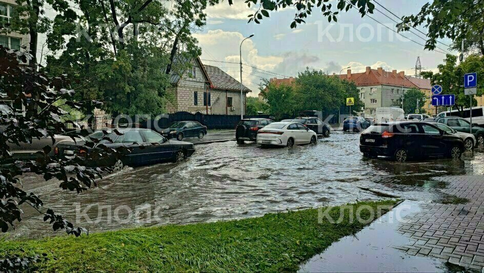 Ситуация на ул. Юрия Гагарина, 17 | Фото: читатель «Клопс»