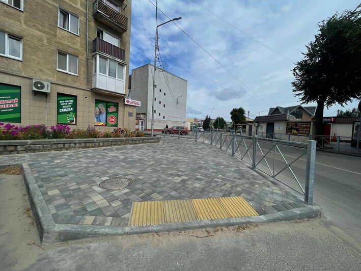 Прокуратура через суд добилась от властей Светлого оборудования тротуара около библиотеки  - Новости Калининграда | Фото: прокуратура Калининградской области 