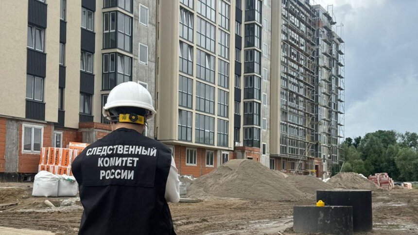 На Дубовой аллее рабочий пролетел три этажа и упал на бетонное перекрытие, его госпитализировали  - Новости Калининграда | Фото: СУ СК Калининградской области