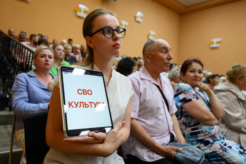 В Гвардейске губернатор впервые провёл выездное заседание регионального правительства в новом формате | Фото: Александр Мелехов 