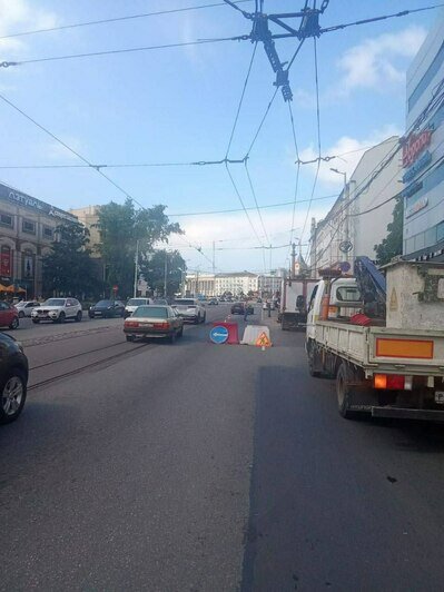 Перекрыли две полосы движения: в Калининграде на Ленинском проспекте произошла коммунальная авария - Новости Калининграда | Фото: Администрация Калининграда