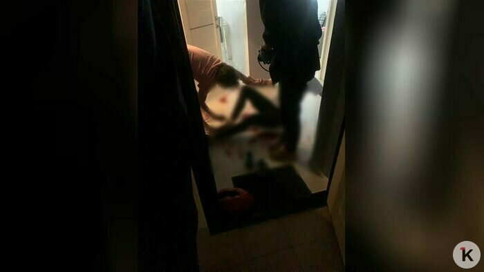 Однажды жители увидели много крови у квартиры соседей | Фото: жильцы