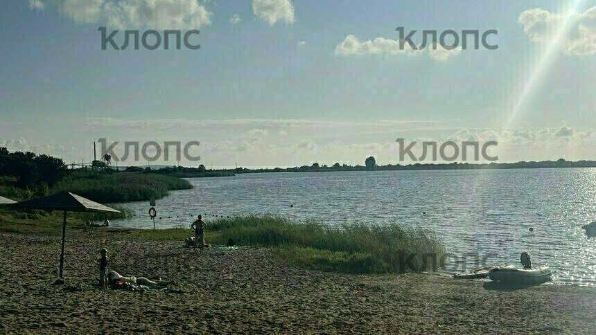 На карьере «Мечта» спасли девочку-подростка, которая в нарукавниках заплыла за буйки и начала тонуть - Новости Калининграда | Фото очевидцев