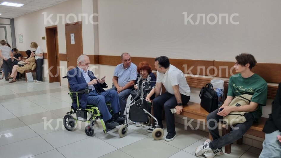 Рошаль и Краснопольская снова приехали в Московский областной суд поддержать калининградских врачей  - Новости Калининграда | Фото: Варвара Колесникова 