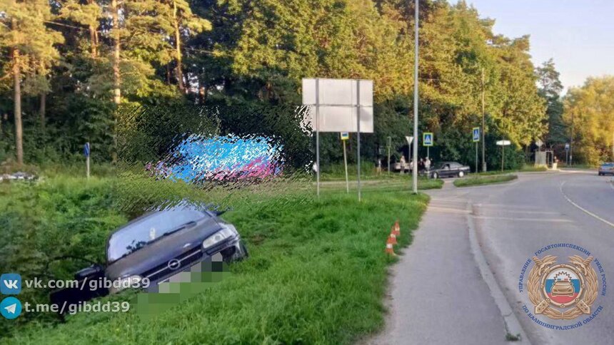 В Черняховске на Октябрьской столкнулись две легковушки, пассажирку одной из них госпитализировали  - Новости Калининграда | Фото: ГАИ Калининградской области 