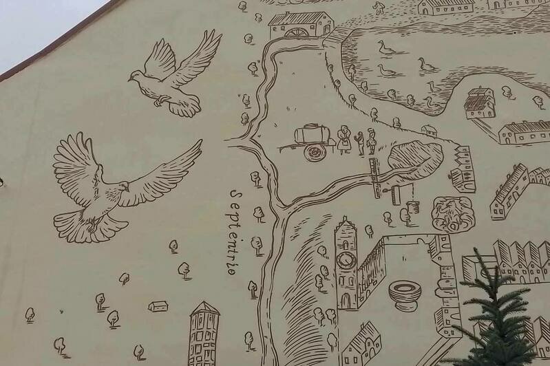 В Железнодорожном нарисовали средневековую карту на стене дома (фото) - Новости Калининграда | Фото: Калининград.Ru