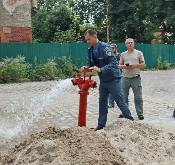 Власти Черняховска «забили» на безопасность старых пожарных гидрантов, их пришлось спешно менять - Новости Калининграда | Фото: пресс-служба прокуратуры Калининградской области