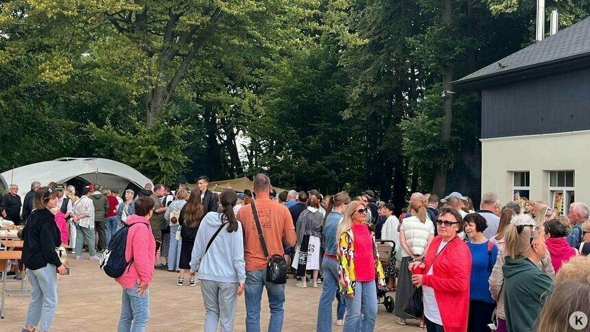 Мэр Пионерского рассказал о рекордной тонне ухи, за которой в День рыбака выстроилась очередь в полкилометра - Новости Калининграда | Фото: архив «Клопс»