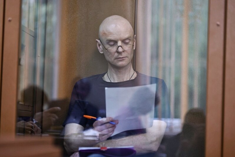 На первое заседание суда по громкому делу о растрате в БФУ имени Канта пришла мать Александра Фёдорова - Новости Калининграда | Фото: Александр Подгорчук / «Клопс»
