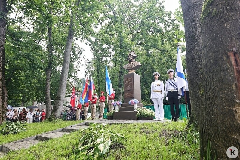 В Калининграде открыли памятник великому русскому флотоводцу Фёдору Ушакову (фоторепортаж) - Новости Калининграда | Фото: Александр Подгорчук / «Клопс»