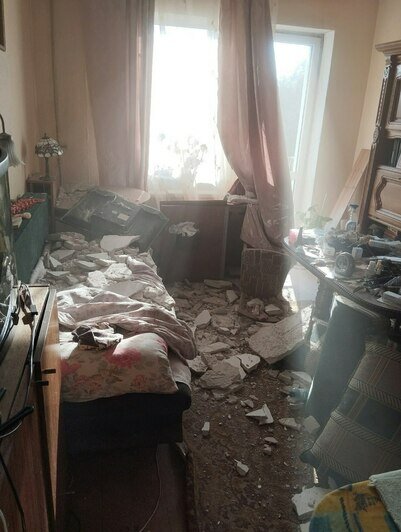 Обвал потолка в квартире на Карла Маркса | Фото предоставил Александр