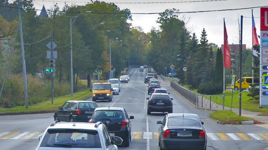 После жалоб водителей на «лютые пробки» светофор на Суворова стал работать в прежнем режиме   - Новости Калининграда