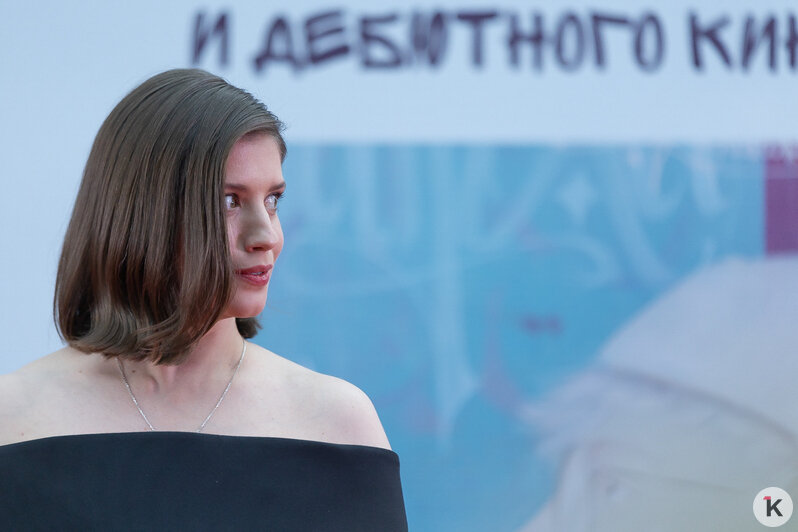«Как говорится, ещё не наудивлялись»: на открытие фестиваля «Короче» в Калининграде приехали Чиповская, Стоянов и Бондарчук (фоторепортаж) - Новости Калининграда | Фото: Александр Подгорчук / «Клопс»