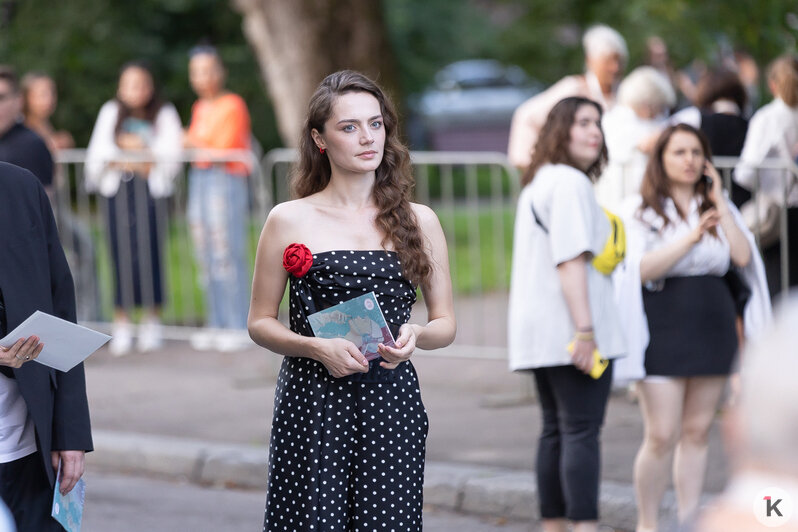 «Как говорится, ещё не наудивлялись»: на открытие фестиваля «Короче» в Калининграде приехали Чиповская, Стоянов и Бондарчук (фоторепортаж) - Новости Калининграда | Фото: Александр Подгорчук / «Клопс»