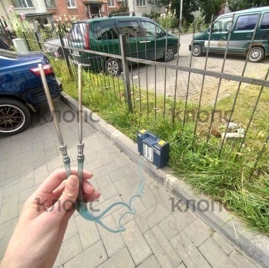 Момент взятия проб атмосферного воздуха в микрорайоне Космодемьянского | Фото: очевидец