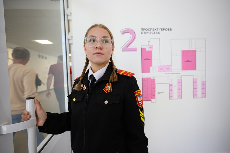 Ходом работ довольны: власти проверили готовность калининградских школ к 1 сентября (фото) | Фото: Александр Мелехов 