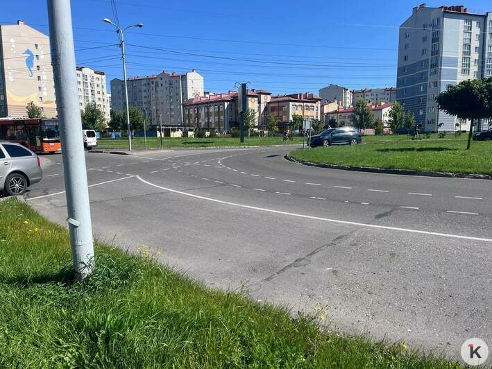 Разметка навела порядок: калининградские водители оценили схему движения на вытянутом кольце на Сельме (фоторепортаж) - Новости Калининграда | Фото: «Клопс»