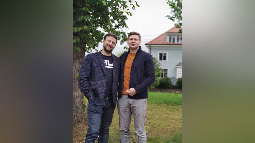 «Калининград — это романтично»: «Двухметровый гид» написал книгу о переезде, искусстве и женской психологии - Новости Калининграда | Фото: Константин Аверин (слева)