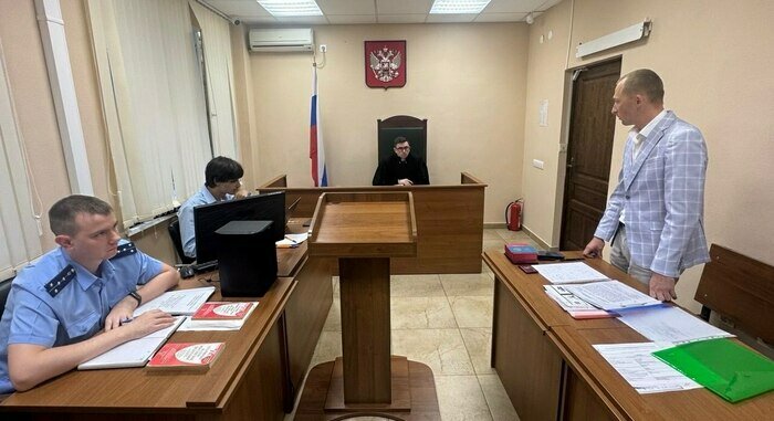 Подозреваемому разъяснено, что в случае нарушения запретов мера пресечения может быть изменена на заключение под стражу | Фото: пресс-служба Калининградского областного суда Подозреваемому разъяснено, что в случае нарушения запретов мера пресечения может быть изменена на заключение под стражу | Фото: пресс-служба Калининградского областного суда