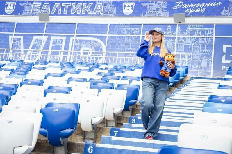 «Команда, вместе с которой дышит весь город»: Татьяна Арнтгольц устроила фотосессию на стадионе «Балтики» (фото) - Новости Калининграда | Фото: пресс-служба ФК «Балтика»