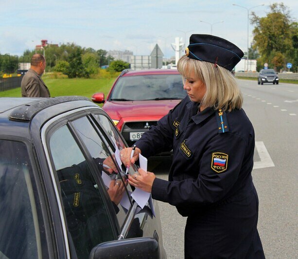 В Калининграде по дорожным камерам вычислили автомобилистов с долгами, их машины арестовали - Новости Калининграда | Фото: пресс-служба УФССП России по Калининградской области