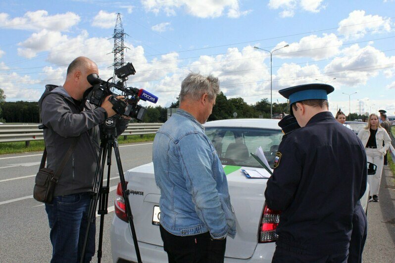 В Калининграде по дорожным камерам вычислили автомобилистов с долгами, их машины арестовали - Новости Калининграда | Фото: пресс-служба УФССП России по Калининградской области