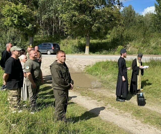 «Добрая традиция»: на въезде в Краснолесье установили новый крест (фото) - Новости Калининграда | Фото: телеграм-канал Анатолия Калины