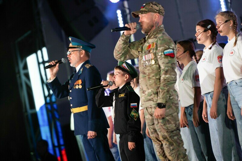 Подростки назначили себе должности и создали собственную дирекцию  | Фото: Александр Мелехов