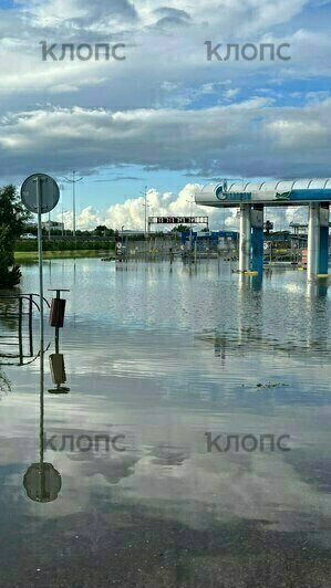 В посёлке Большое Исаково затопило газовую заправку - Новости Калининграда | Фото: очевидец 