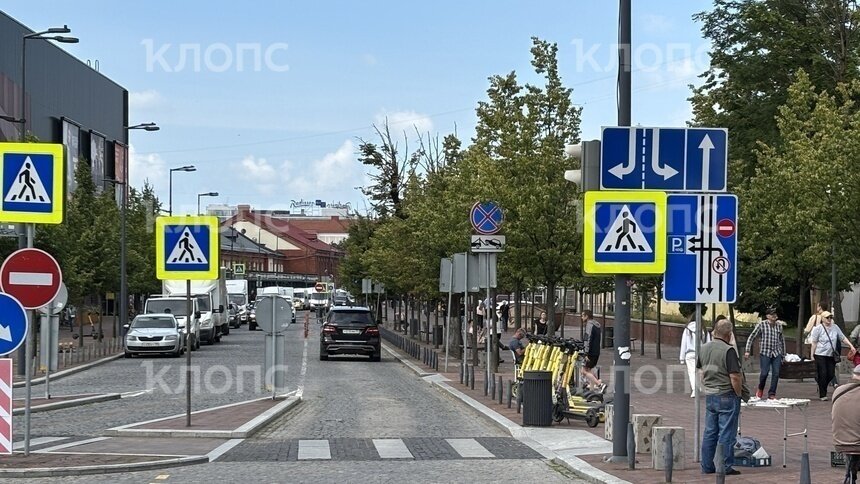 Теперь не припаркуешься даже на минутку: в Калининграде у Центрального рынка камеры стали ловить любителей встать под знак - Новости Калининграда | Фото: Александр Подгорчук / «Клопс»