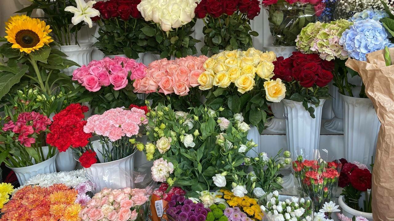  Продавцы рассказали, какие цветы к 1 сентября вошли в моду у калининграцев (фото)  - Новости Калининграда | Фото: «Клопс»‎